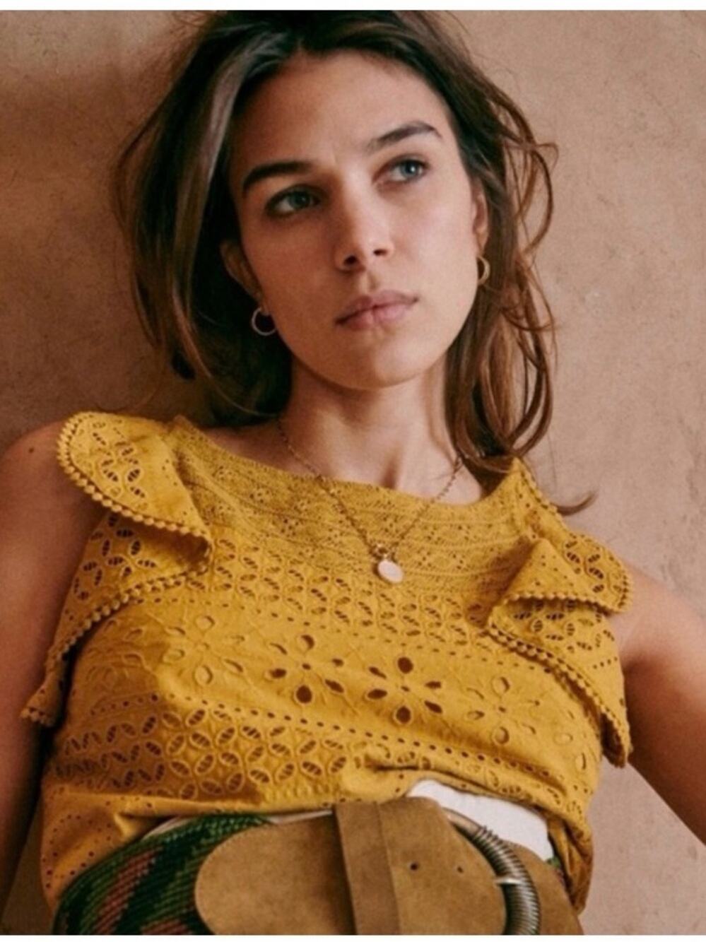 Sézane Bennie Mustard Eyelet Ruffled Sleeveless French Casual Blouse Size 2